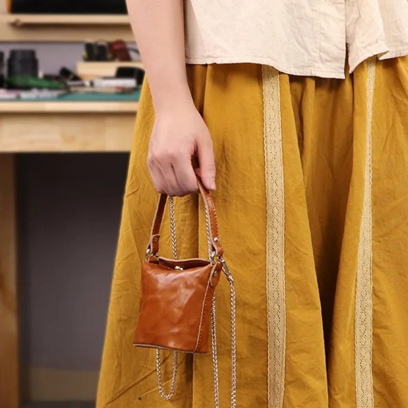Women'S Bags Top 10 - Sac mini-bucket en cuir huilé -