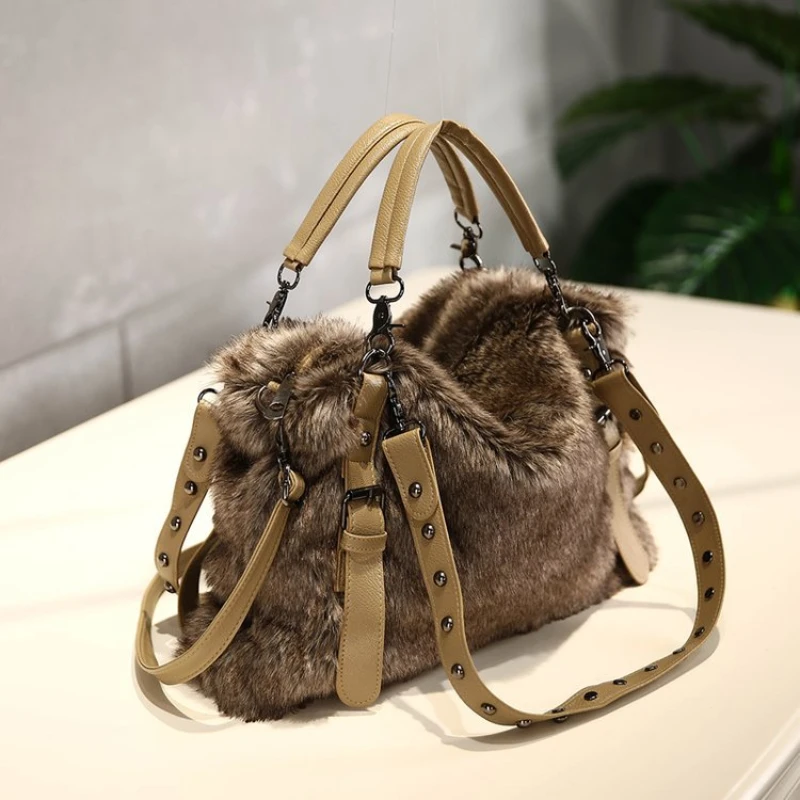 Sac à main en velours de laine - Women Bags Guess avis et prix