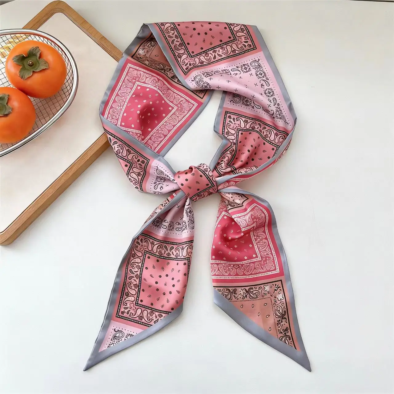 Foulard en soie à motif vague  - Women Bags Branded avis et prix