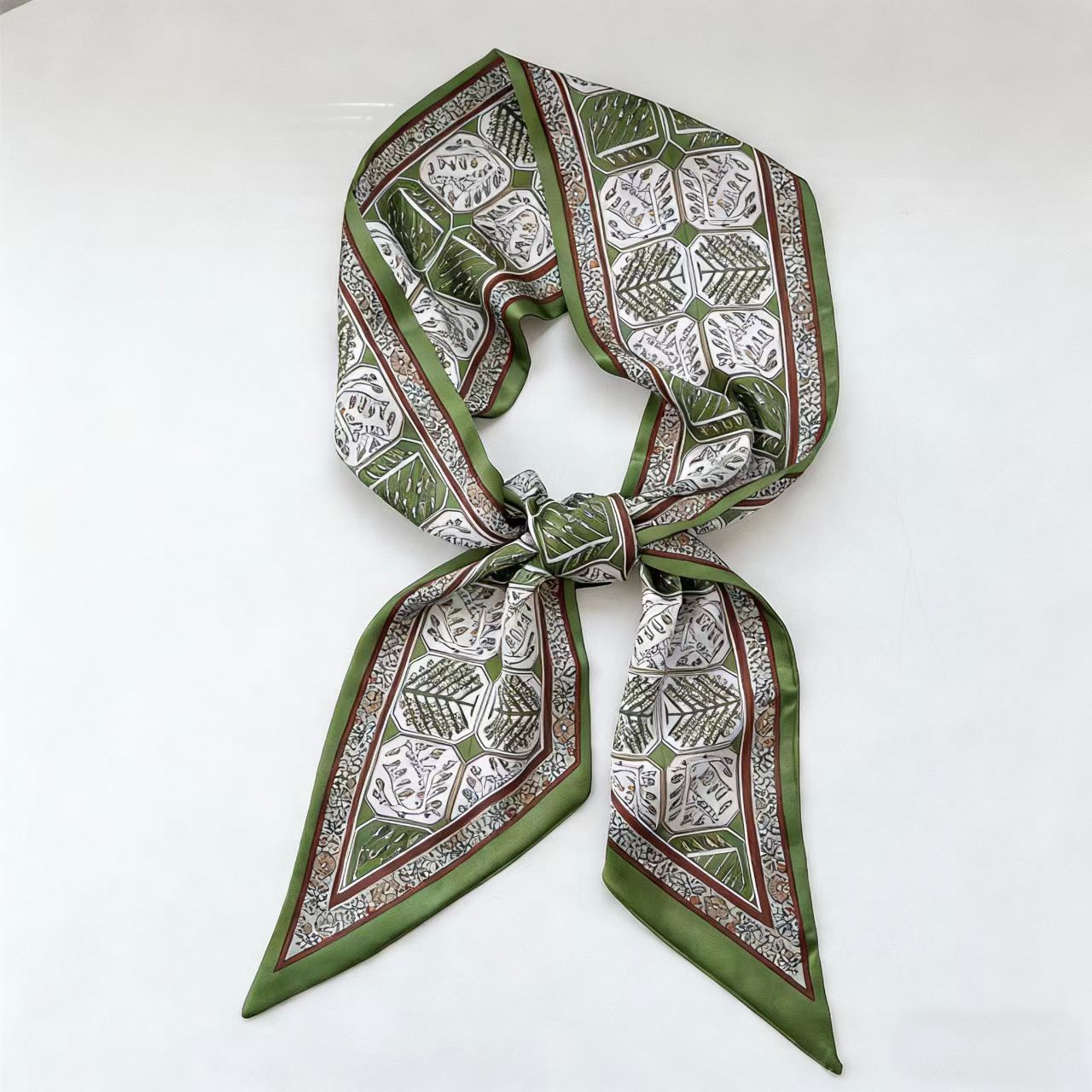 Foulard en soie à motif vague  - Women Bags Branded avis et prix