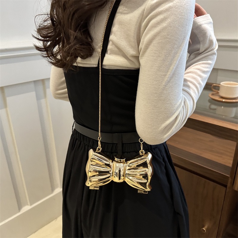 Mini pochette rigide en métal  - Mini Purse Chain avis et prix