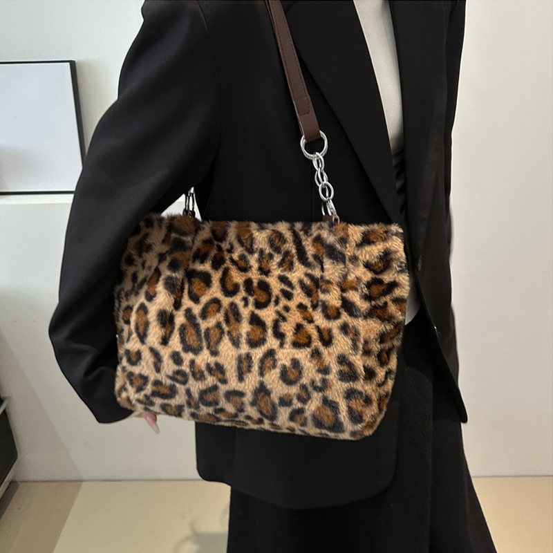 Sac fourre-tout léopard Simple - Women Bags Zara avis et prix